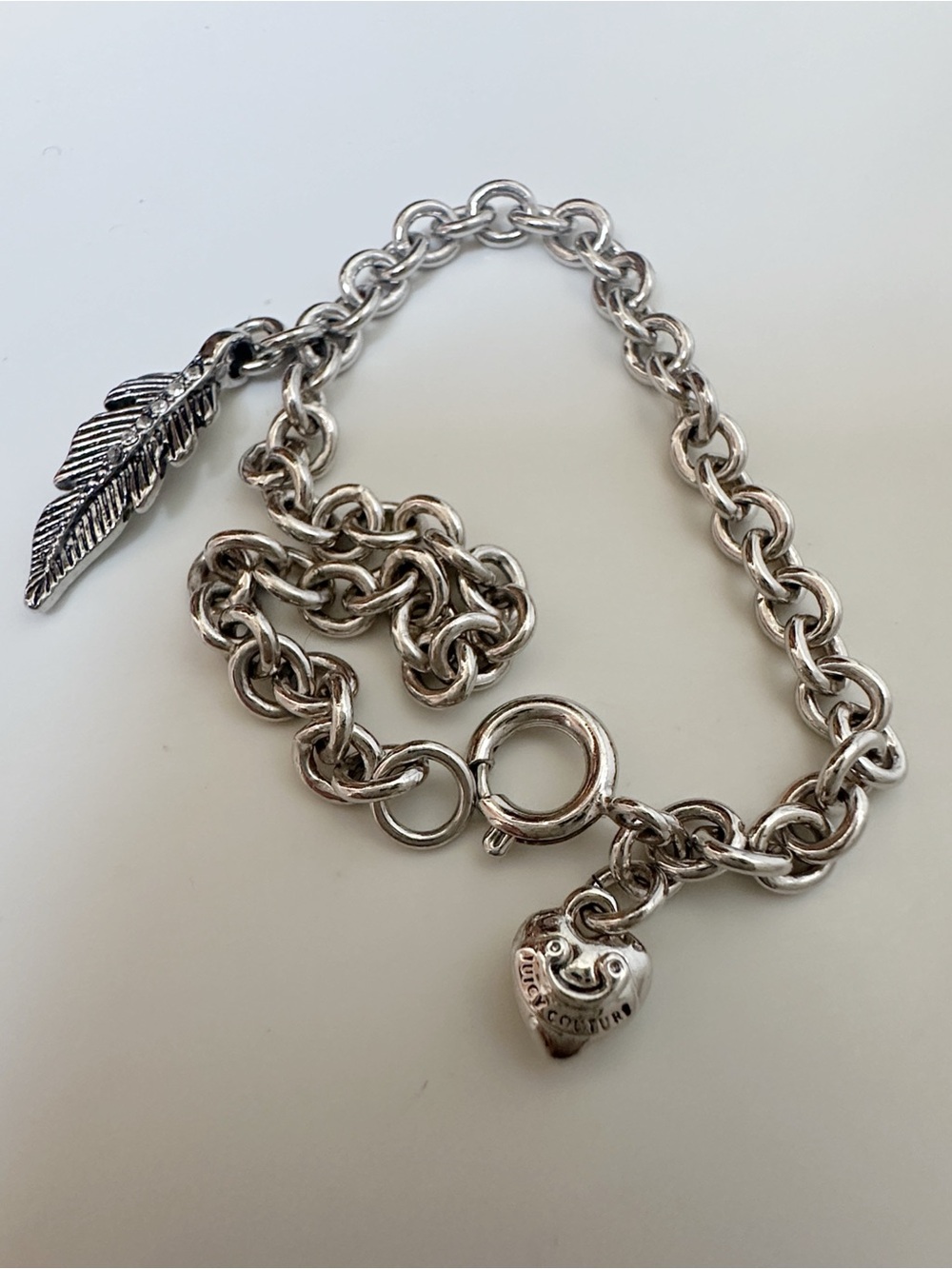 Juicy Couture Silver Tone Feather Link Charm Bracelet